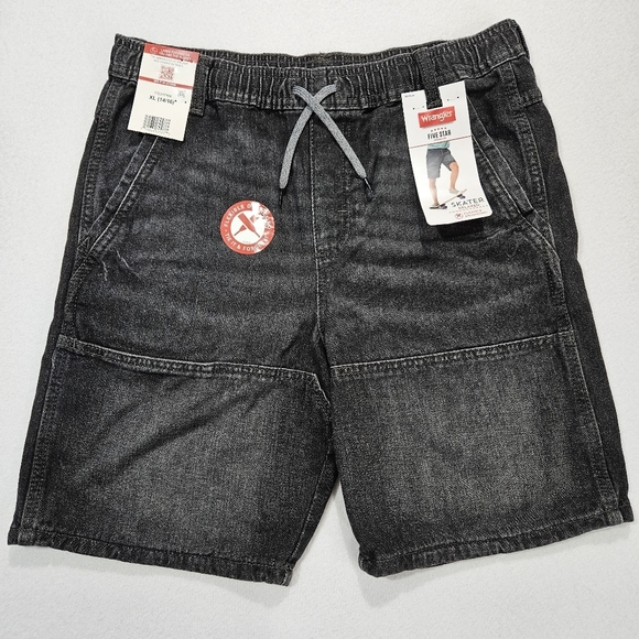 Wrangler Five Star Skater Relaxed Boys Black Pull On‎ Shorts Size XL Size 14-16 - Picture 1 of 10
